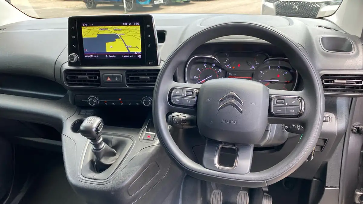 2024-citroen-berlingo-15-bluehdi-950-driver-edition-100pseu6d-big-3