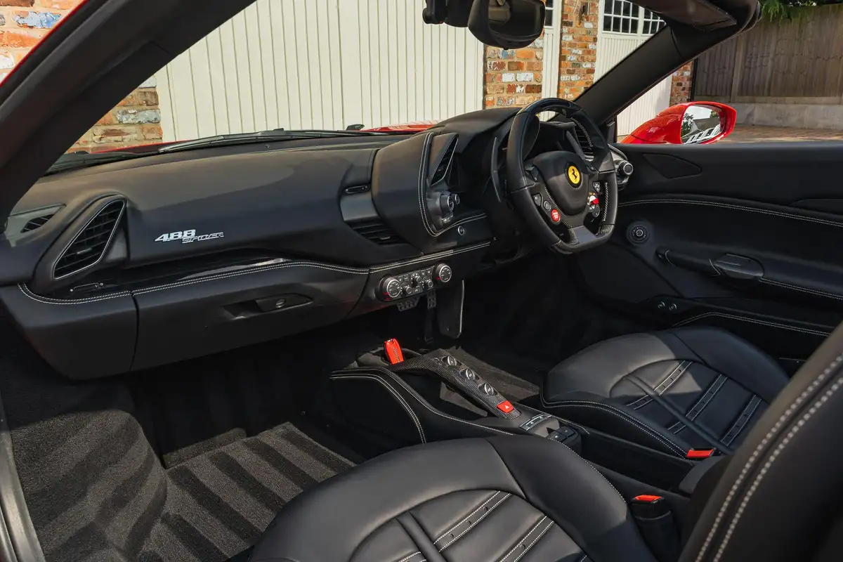 2017-ferrari-488-39-488-spider-big-33