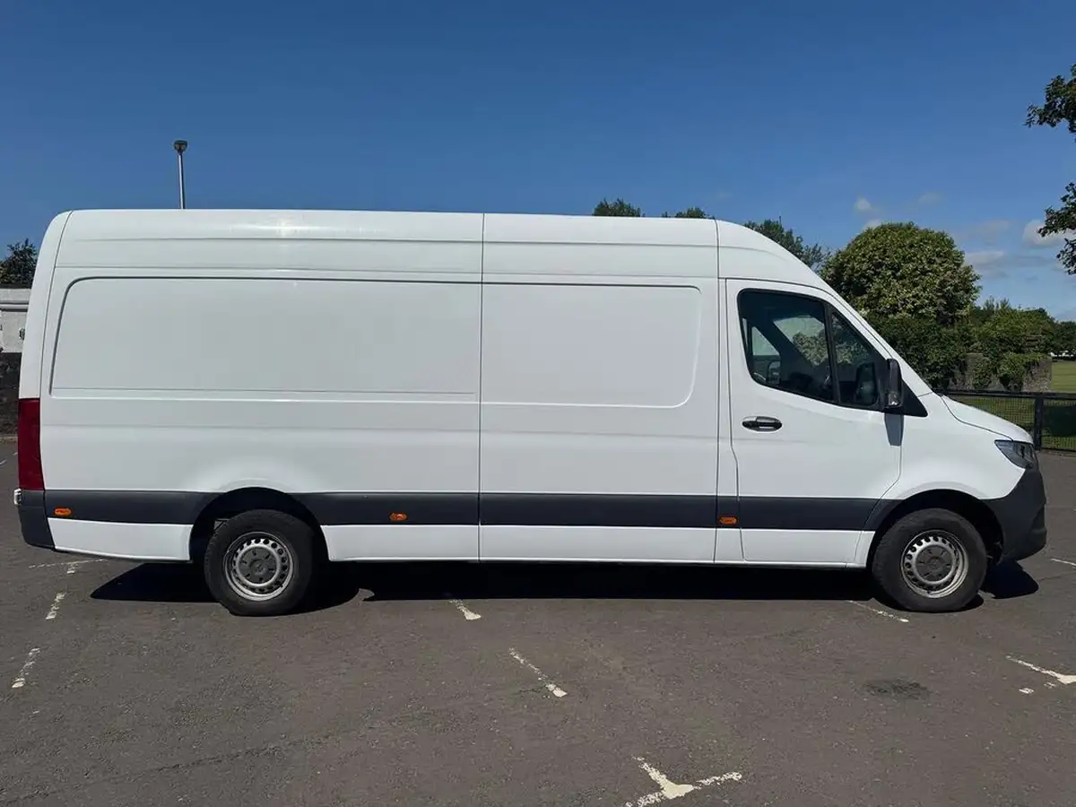 2021-mercedes-benz-sprinter-big-8