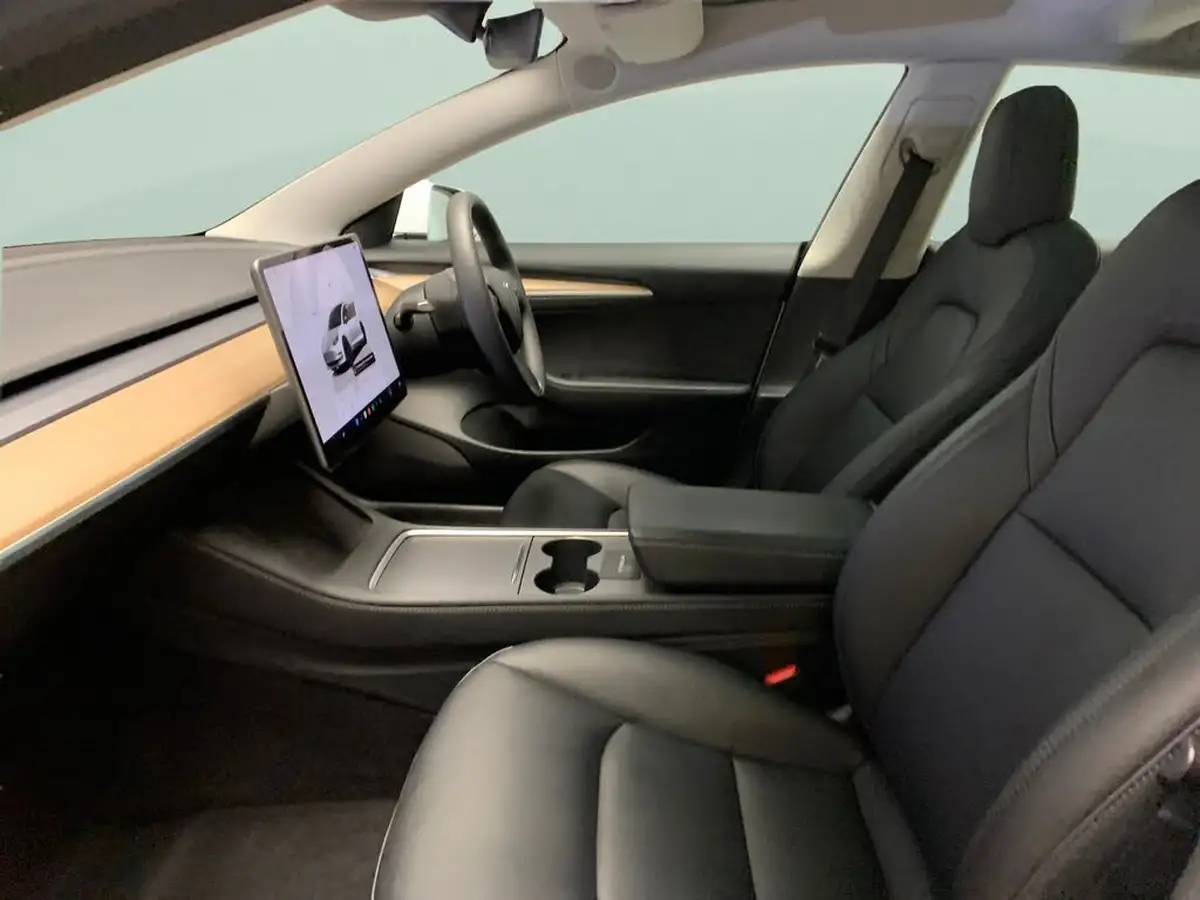 2023-tesla-model-3-e-performance-big-3