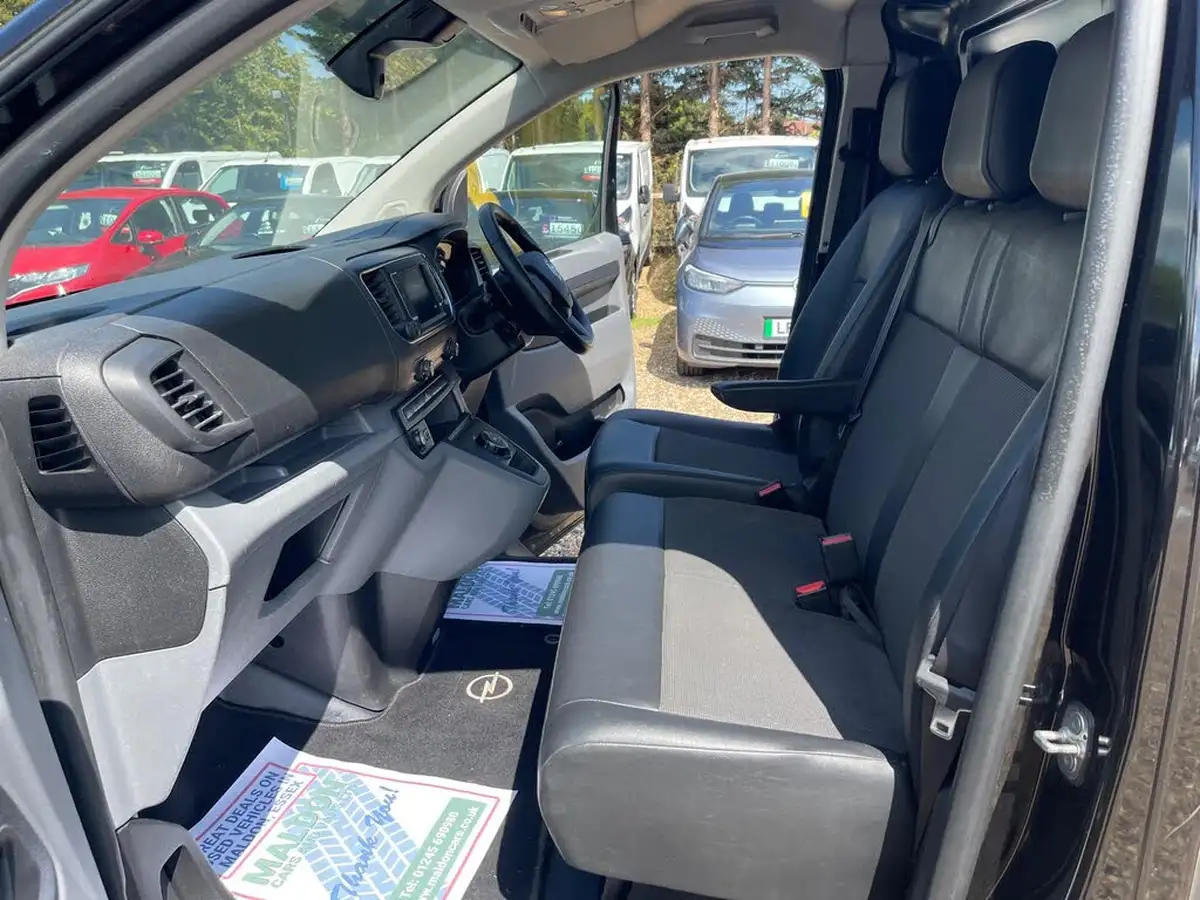 2021-vauxhall-vivaro-20td-3100-l2h1-dynamic-145pseu6d-panel-auto-big-21