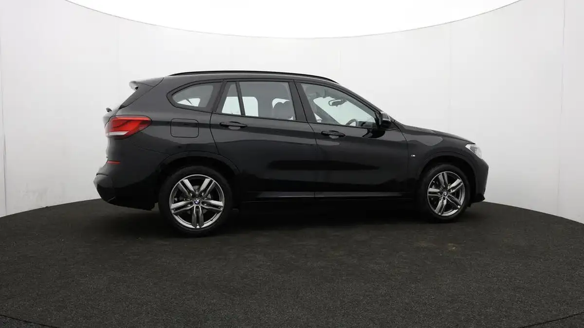 2021-bmw-x1-15-sdrive18i-m-sport-tech-pack-ii-dct-big-32