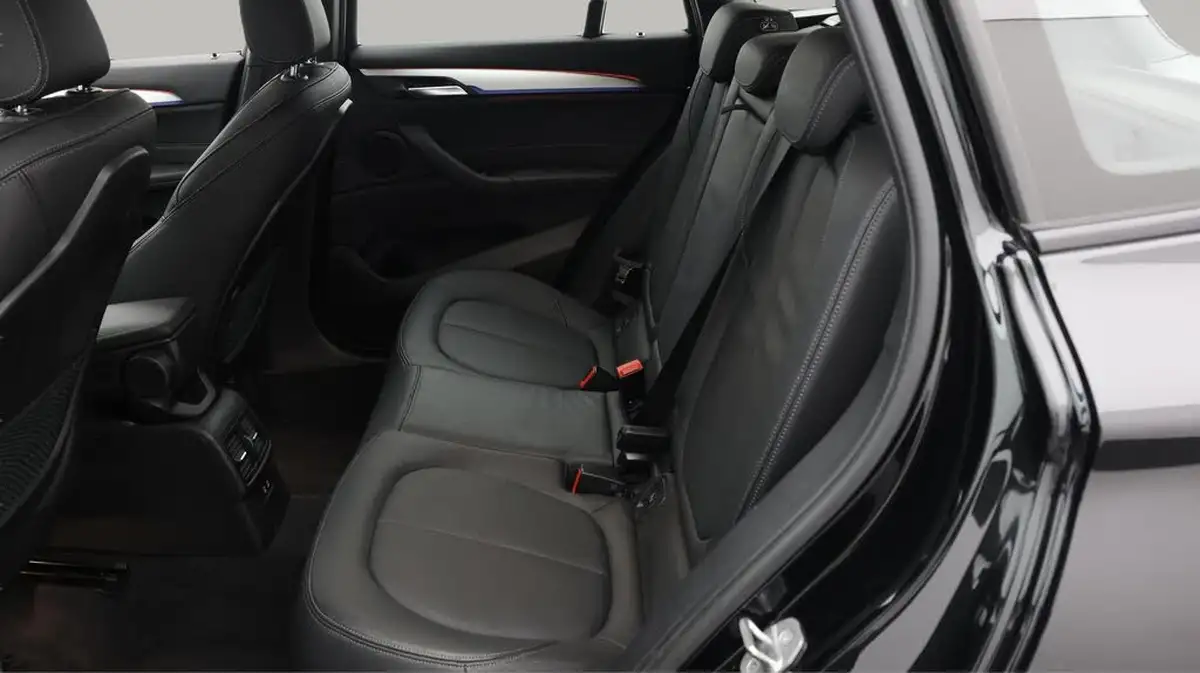2021-bmw-x1-15-sdrive18i-m-sport-tech-pack-ii-dct-big-16
