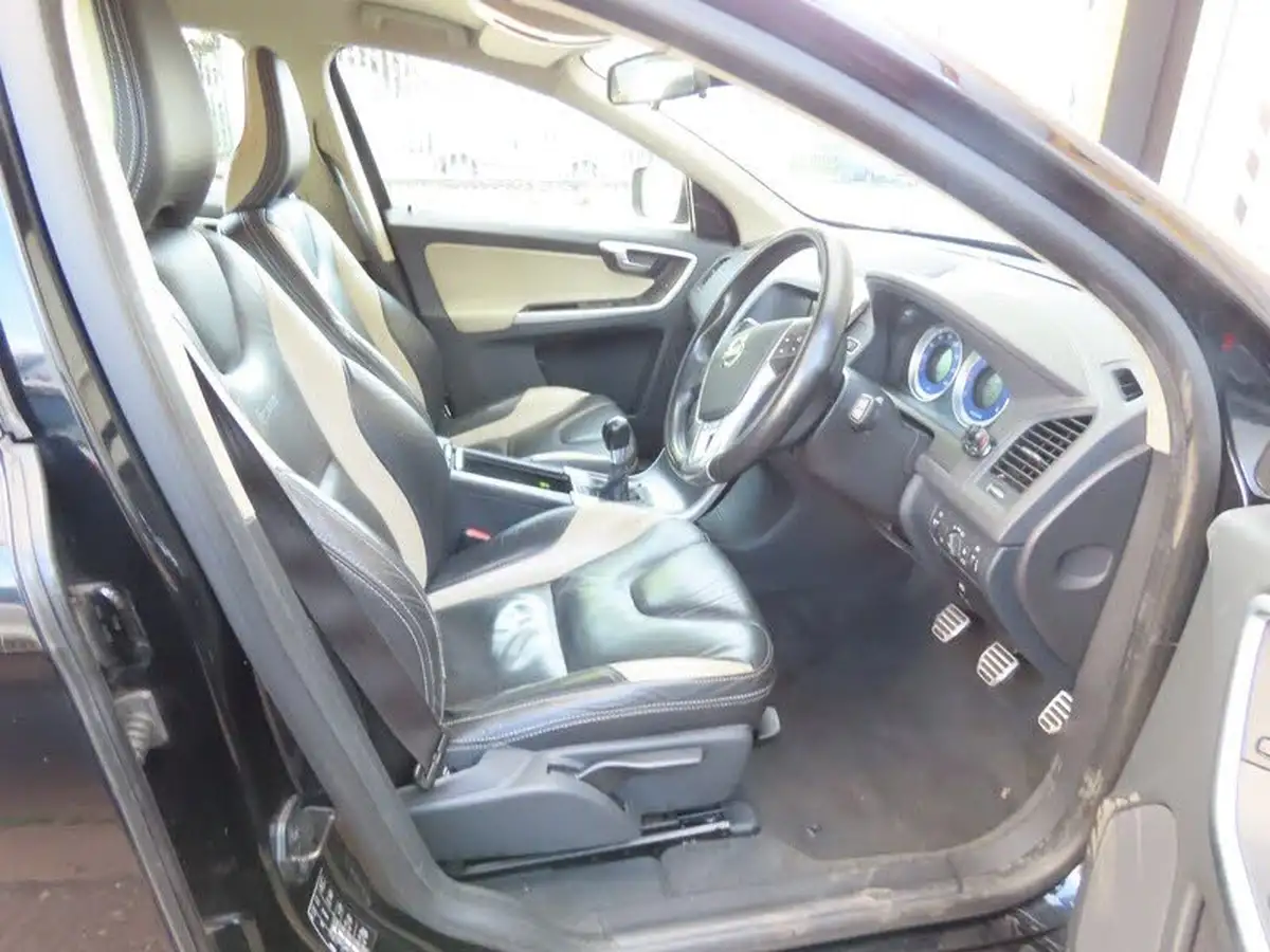 2011-volvo-xc60-20td-d3-r-design-premium-163bhp-big-9