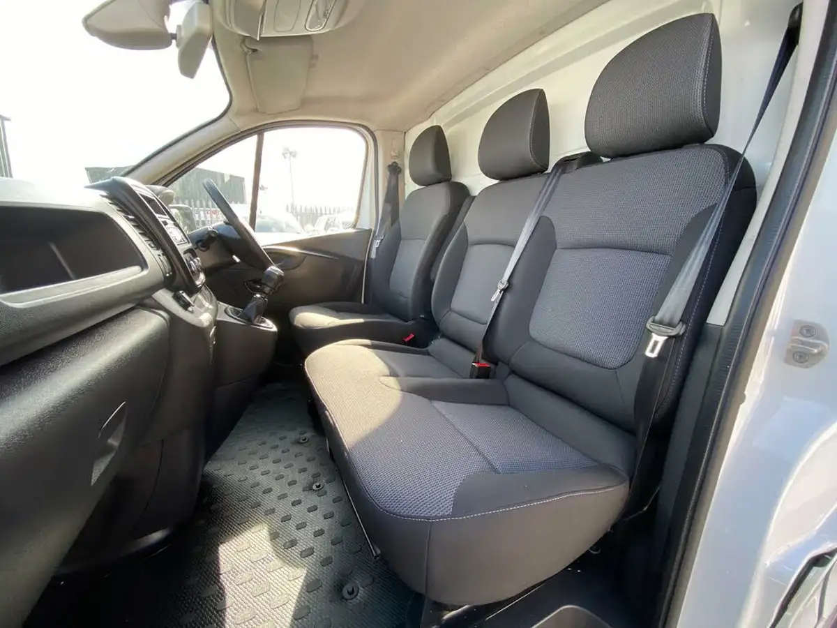 2021-renault-trafic-20dci-sl30-energy-120-business-panel-big-6