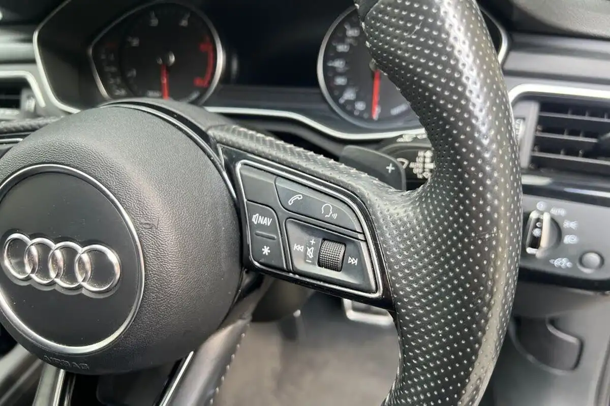 2017-audi-a4-20-tdi-quattro-black-edition-big-38