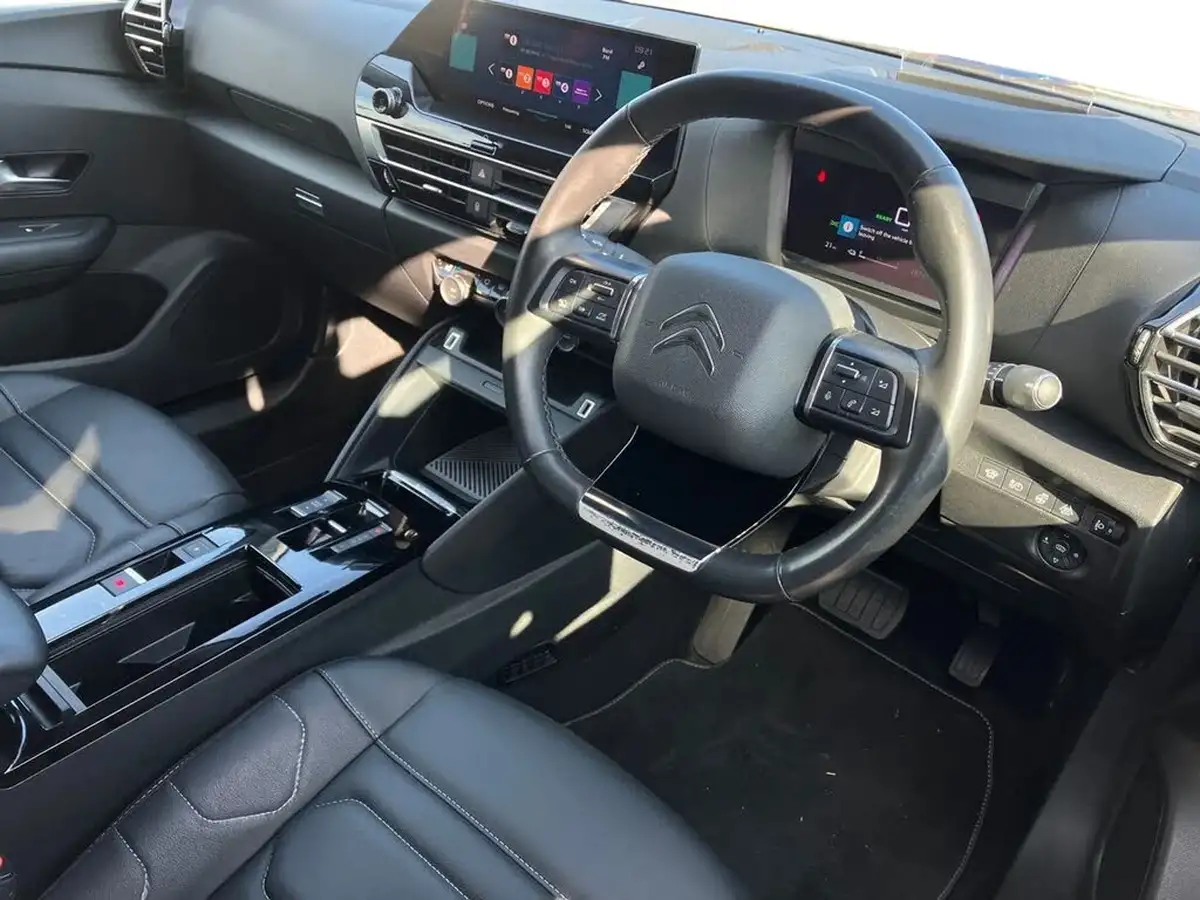 2022-citroen-c4-e-shine-plus-big-8