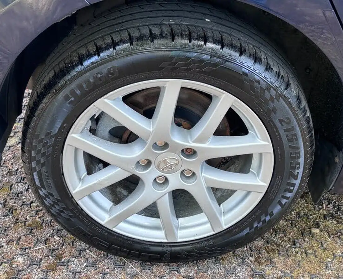 2012-toyota-verso-22td-tr-big-47