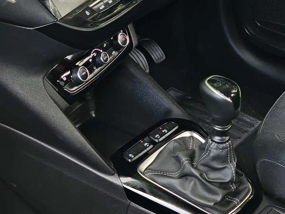 2020-vauxhall-corsa-12-turbo-elite-nav-premium-big-11