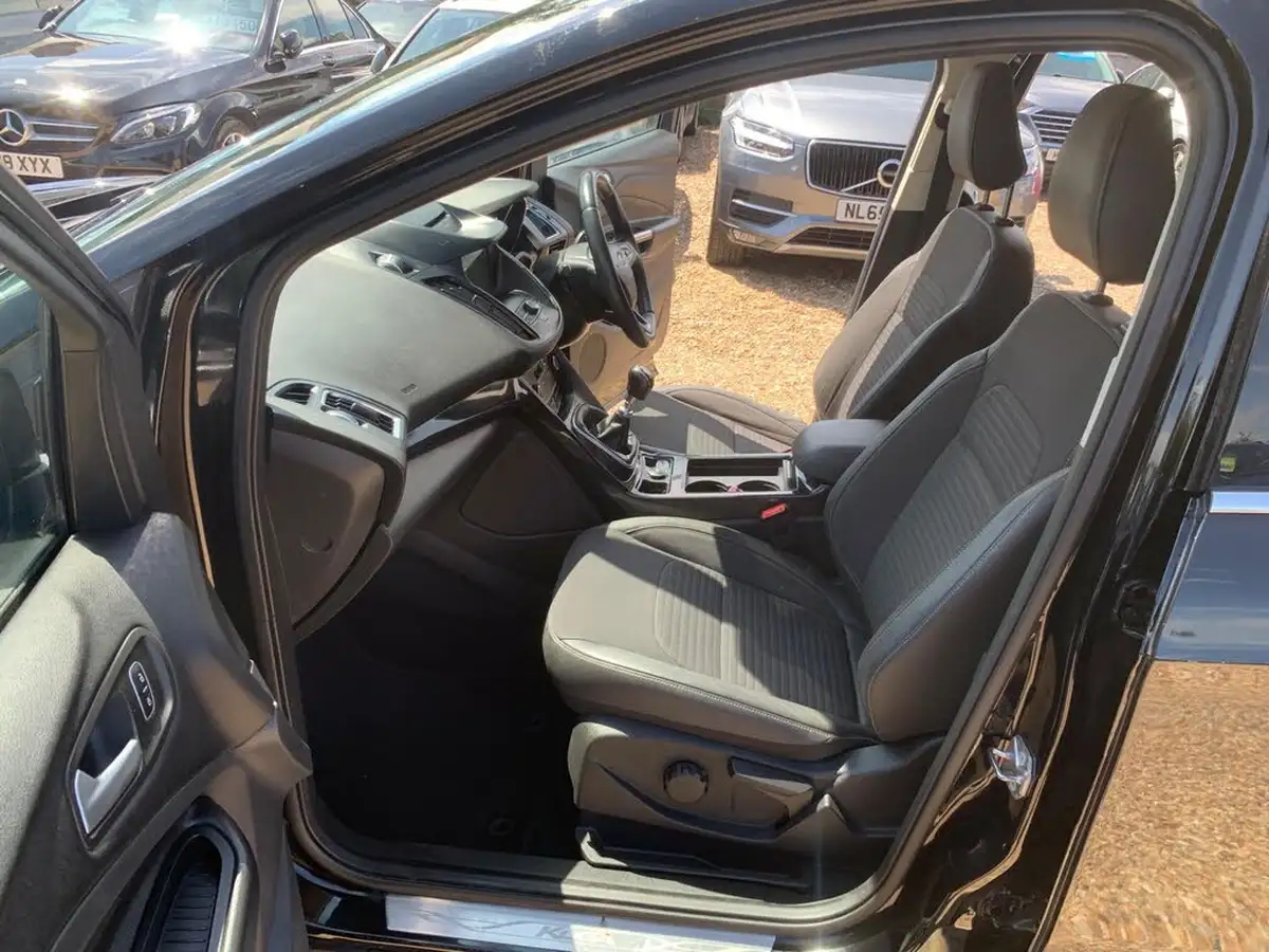 2018-ford-kuga-15tdci-titanium-big-26