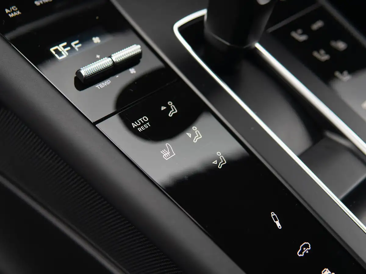 2023-porsche-macan-29-v6-gts-big-14