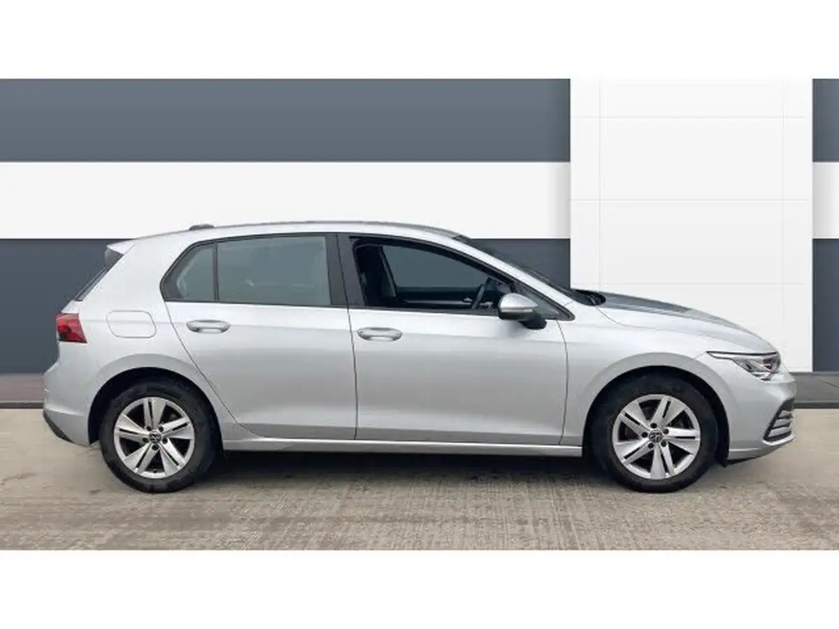 2021-volkswagen-golf-15-tsi-life-150ps-hatchback-big-4