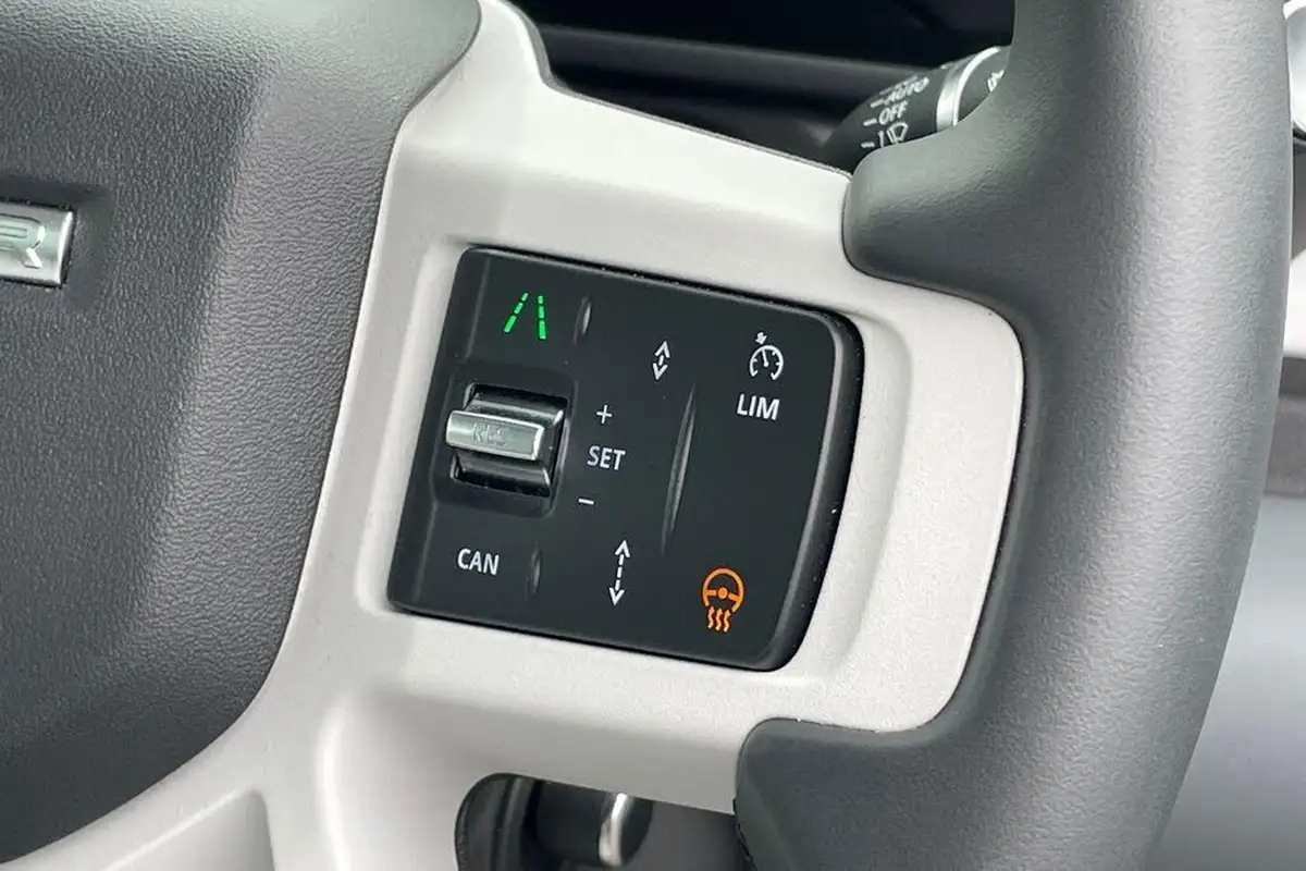 2024-land-rover-90-defender-30-d350-x-dynamic-hse-big-47