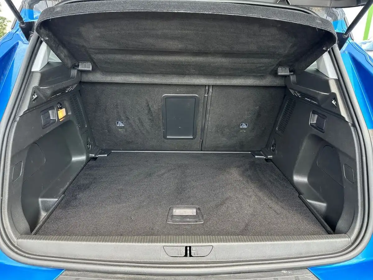 2020-vauxhall-grandland-x-12-sri-nav-big-10