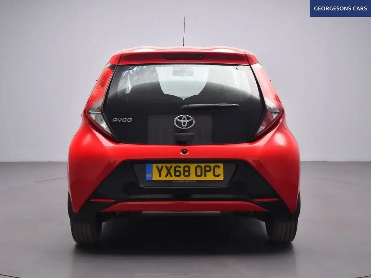 2018-toyota-aygo-10-vvt-i-x-play-71bhp-5d-big-7