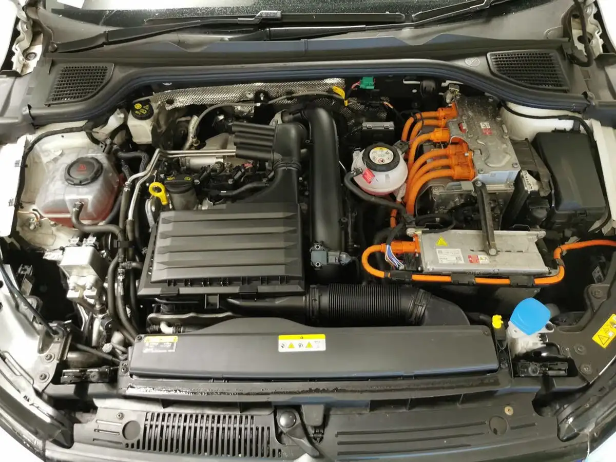 2021-volkswagen-golf-14-tsi-gte-big-42