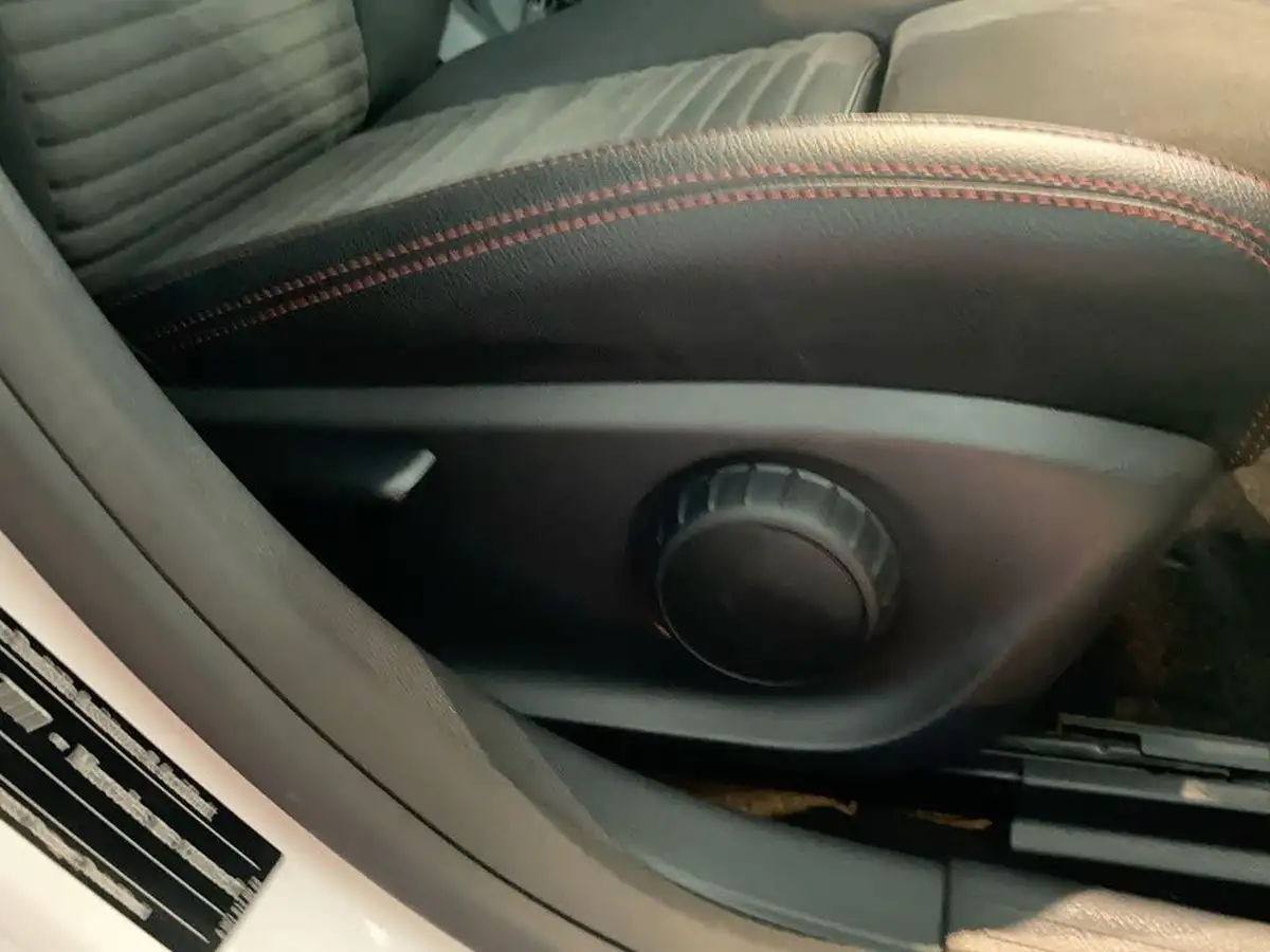 2018-mercedes-benz-cla-16-cla-180-amg-line-coupe-4d-7g-dct-big-32