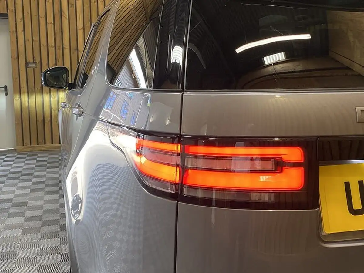 2020-land-rover-discovery-30-sd6-hse-big-15