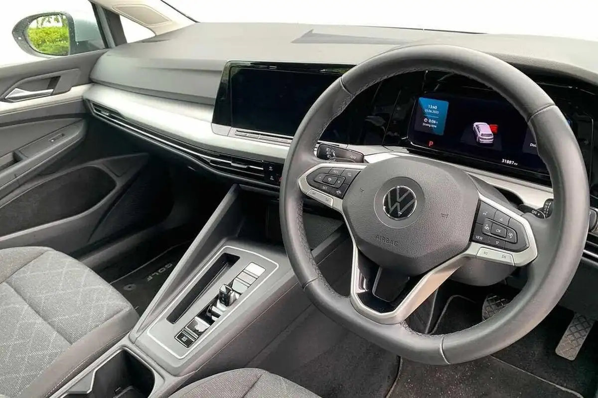 2021-volkswagen-golf-15-etsi-life-150ps-hatchback-big-5