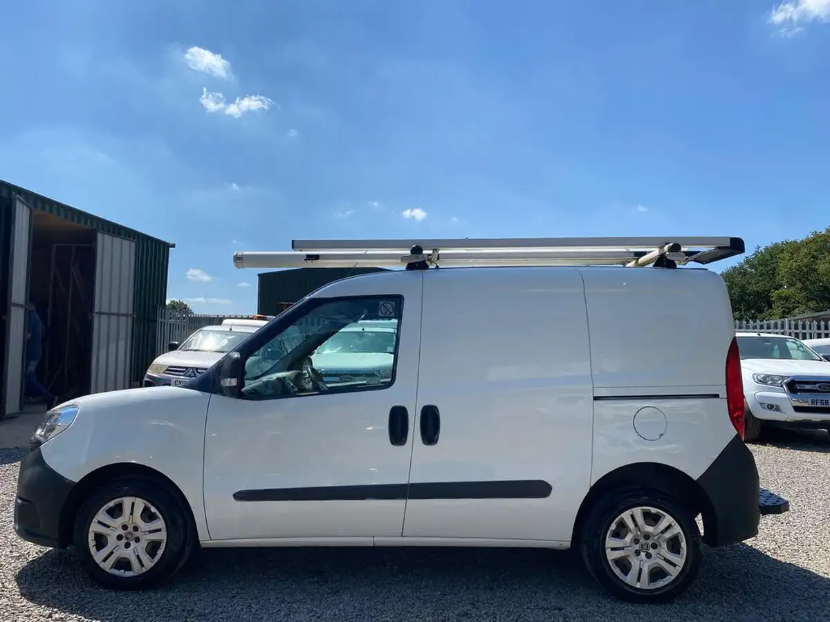 2015-fiat-doblo-cargo-13td-v-l1-refrigerated-van-big-18
