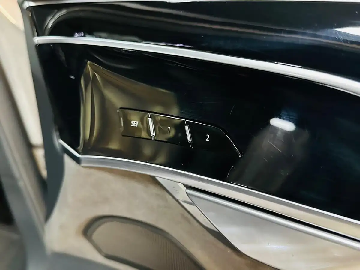 2020-audi-a8-30-55-tfsi-black-edition-big-50
