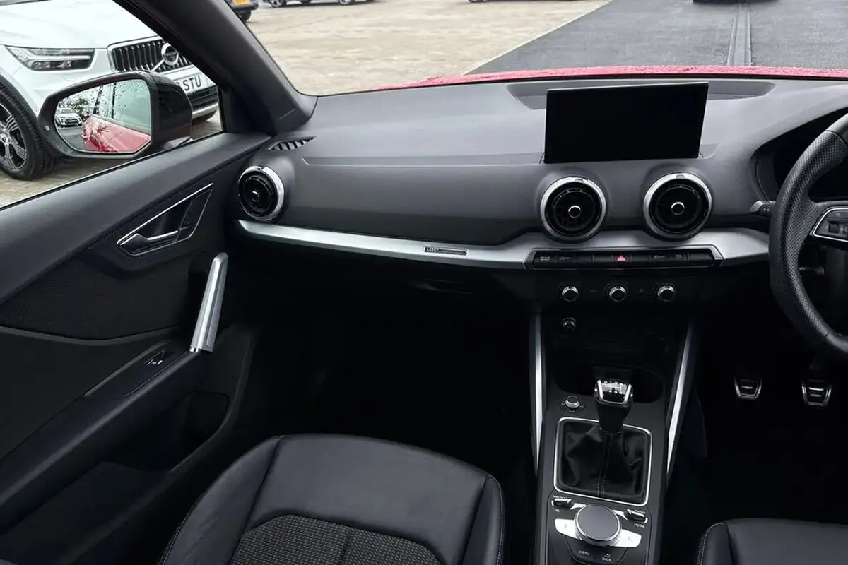2021-audi-q2-10-30-tfsi-black-edition-big-18