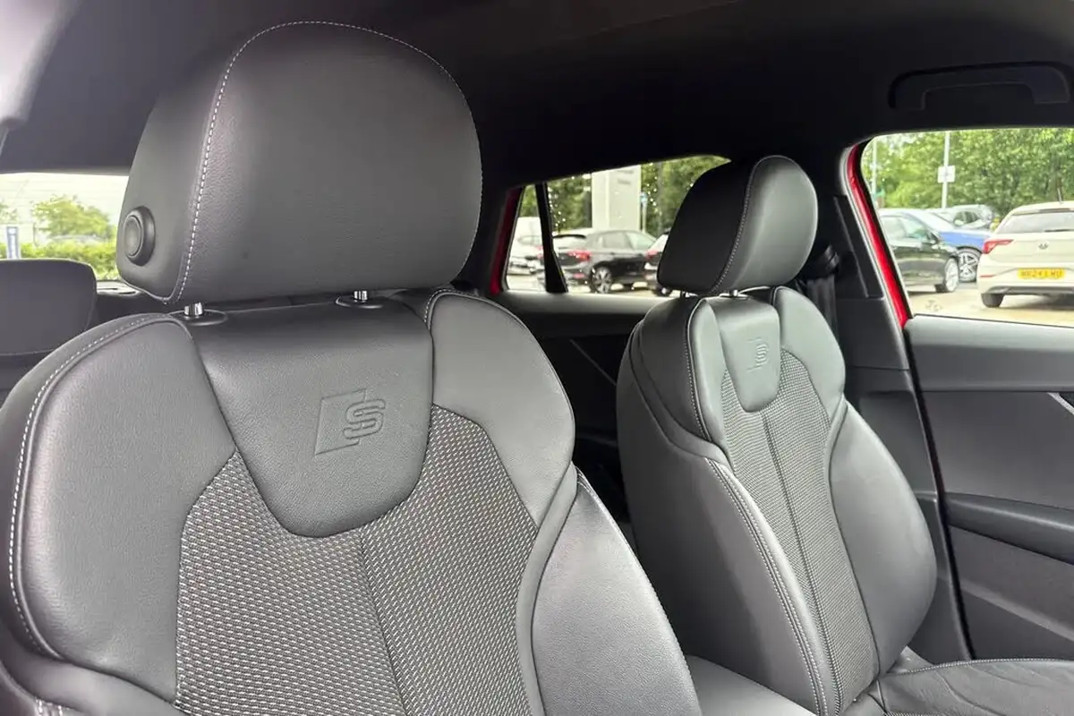 2021-audi-q2-10-30-tfsi-black-edition-big-22