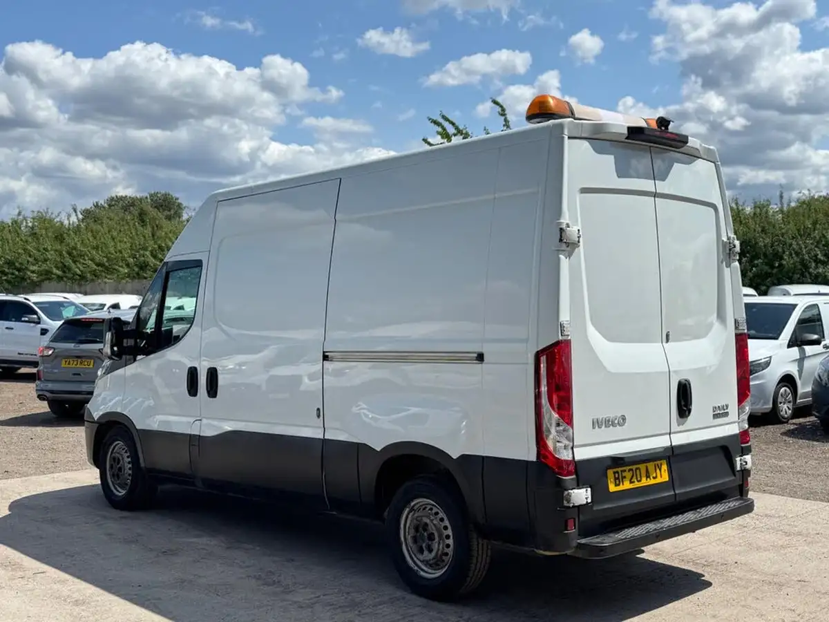 2020-iveco-daily-s-class-23td-35s12v-3520-h1-business-big-9