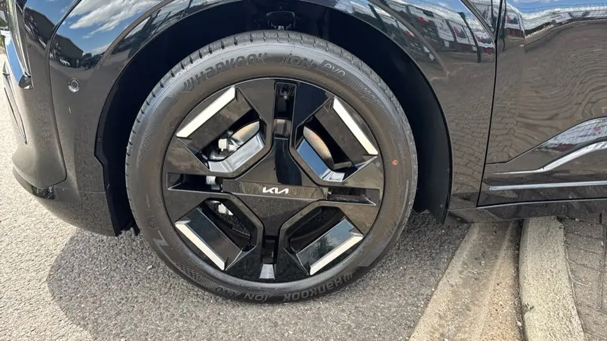 2025-kia-ev3-e-gt-line-s-big-17