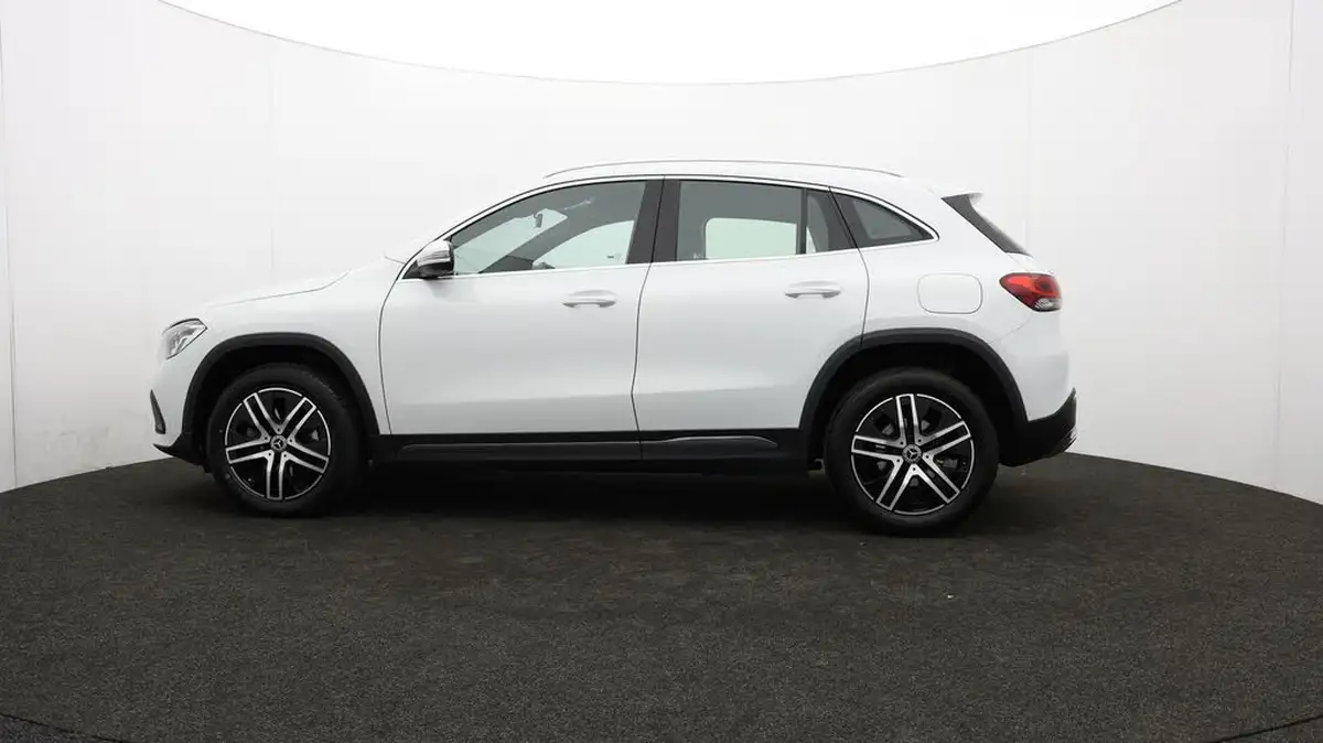2021-mercedes-benz-gla-class-20d-gla-200d-sport-big-65