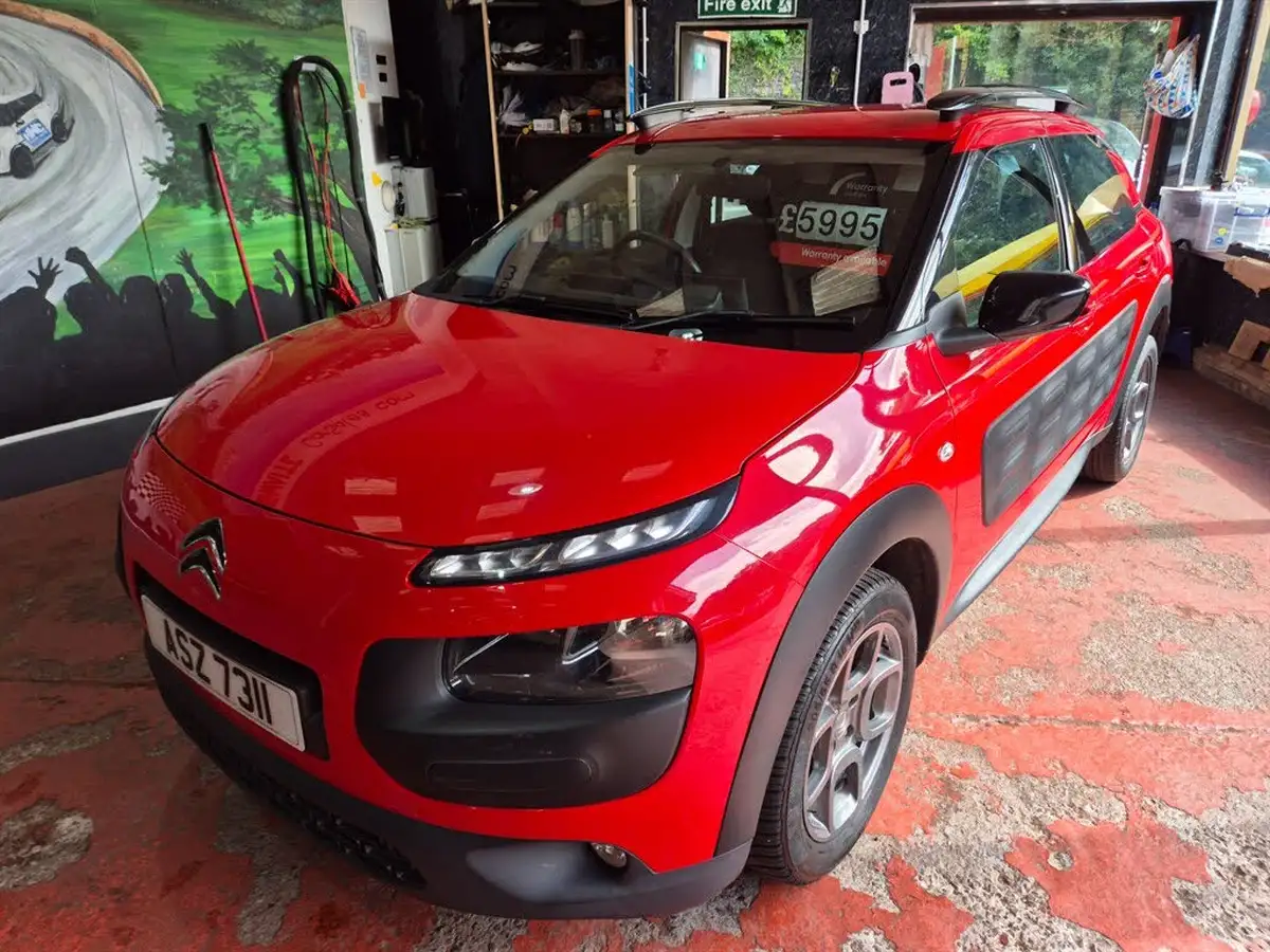2017-citroen-c4-cactus-12-puretech-feel-82ps-big-0