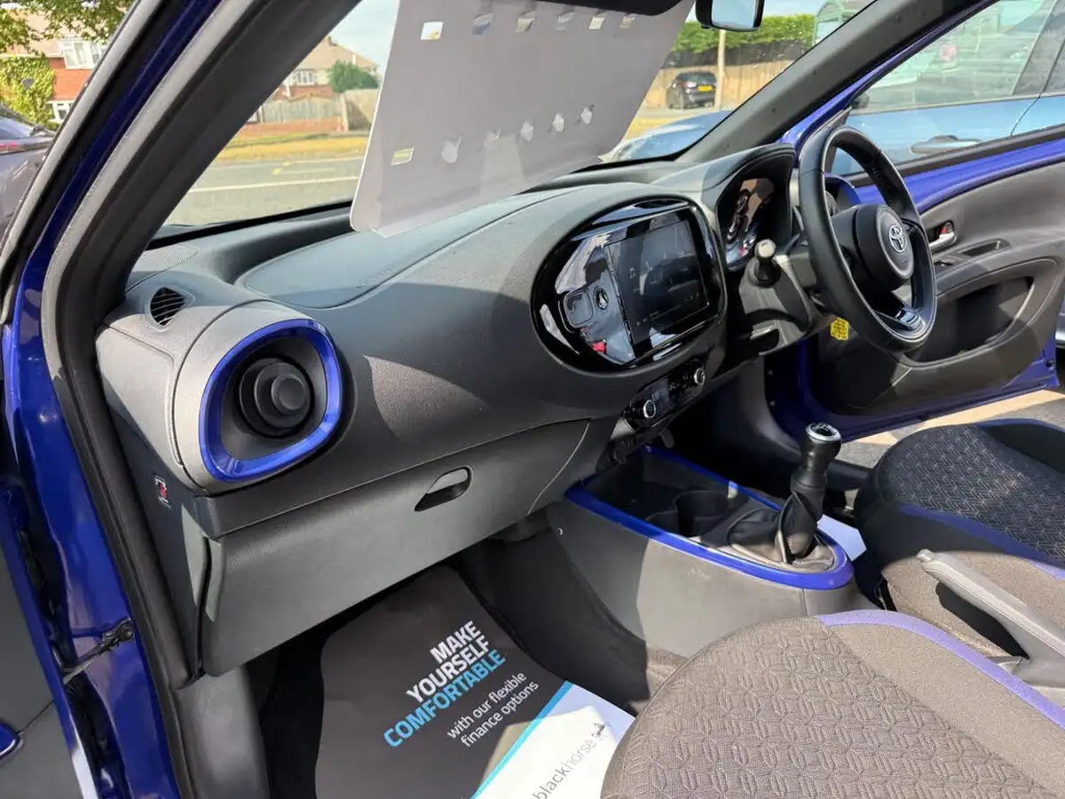2024-toyota-aygo-x-10-vvt-i-edge-big-32