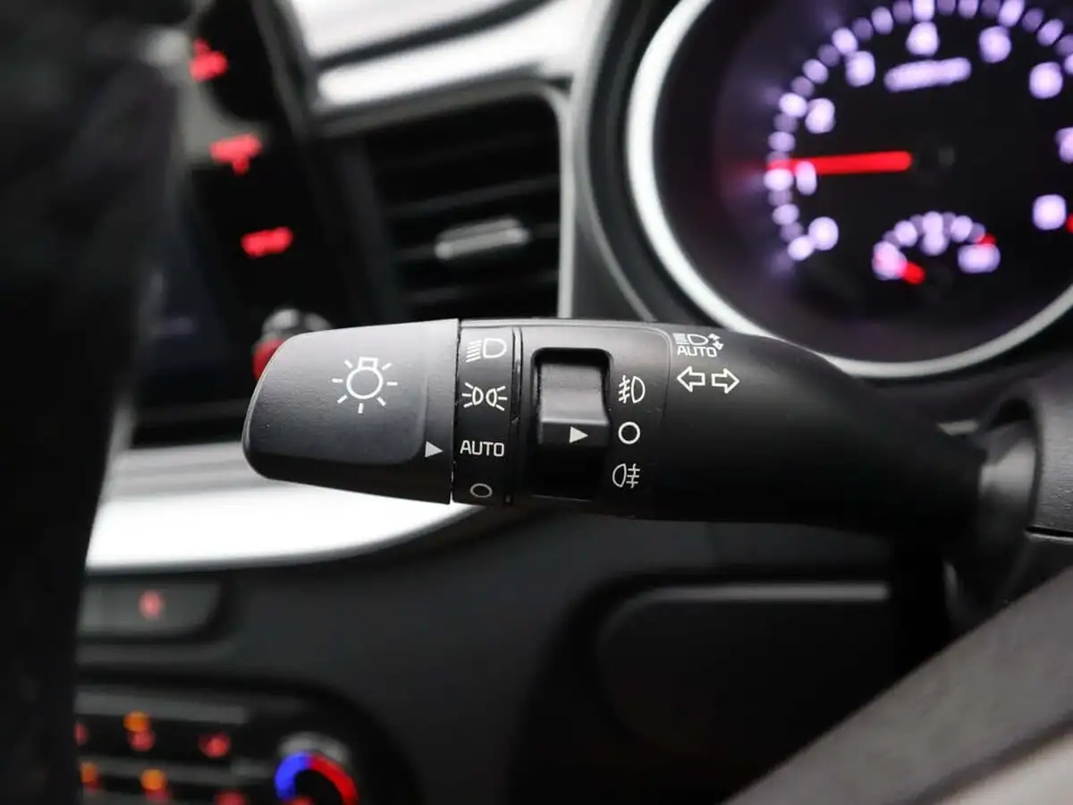 2022-kia-ceed-10-t-gdi-2-sportswagon-big-31
