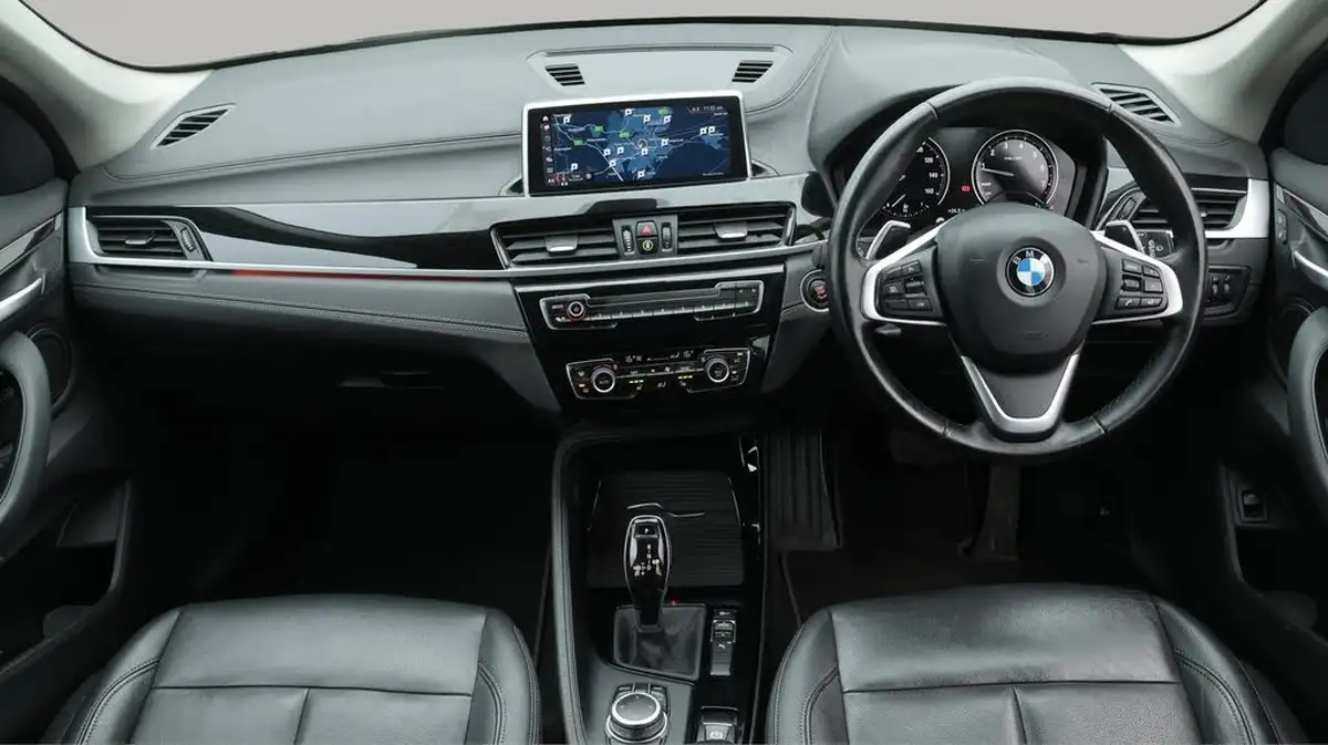2021-bmw-x1-20-sdrive20i-xline-big-13