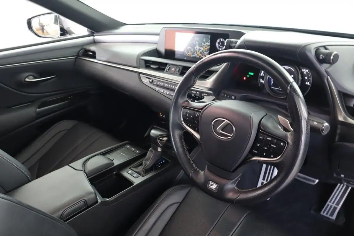 2019-lexus-es-300h-25-f-sport-big-11