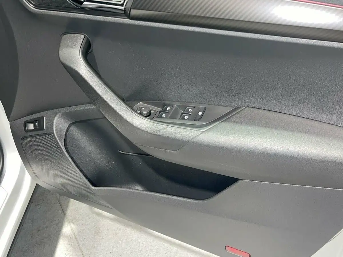 2019-skoda-karoq-15-tsi-sportline-dsg-big-6