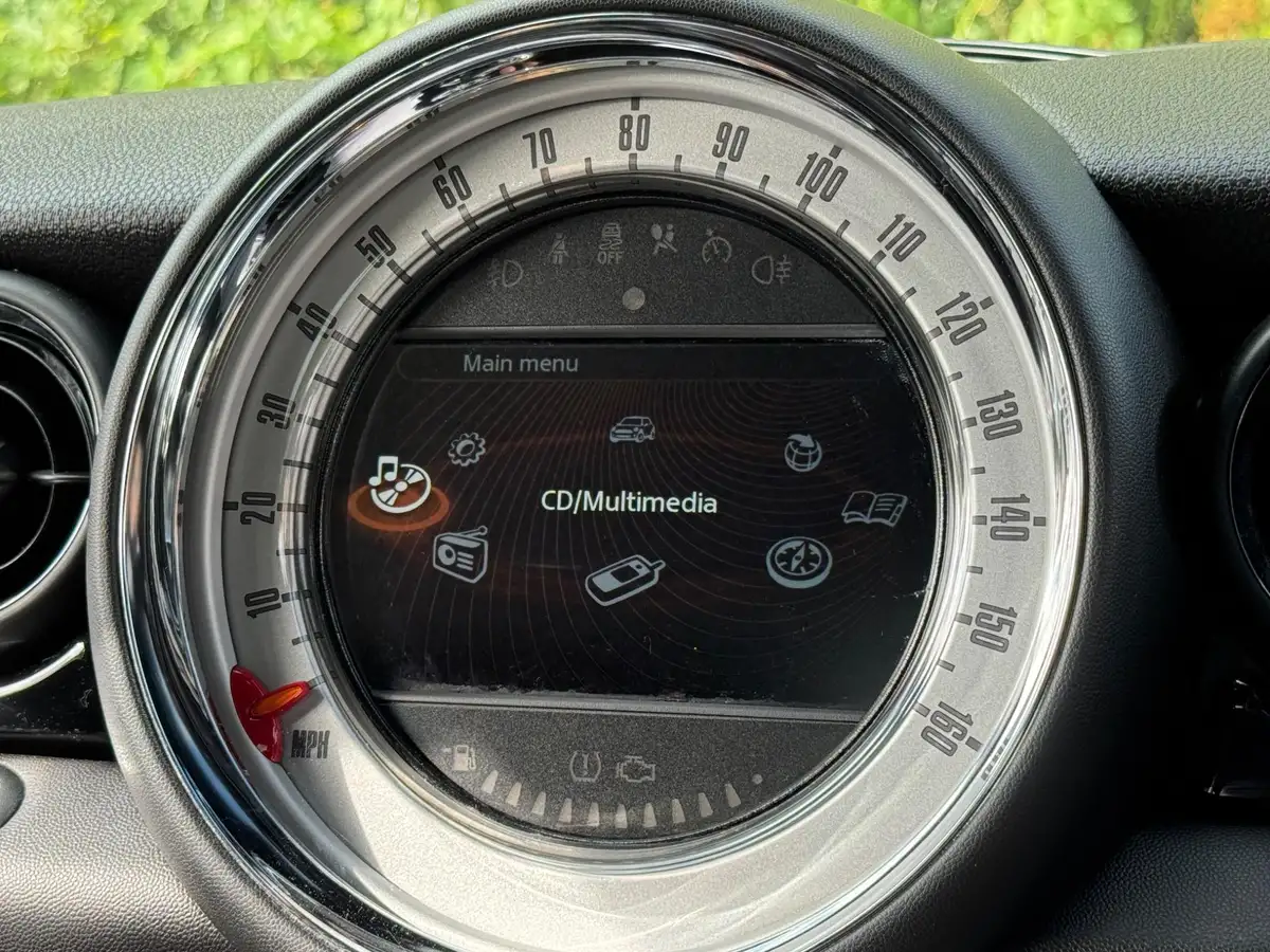 2013-mini-roadster-20td-cooper-sd-big-39
