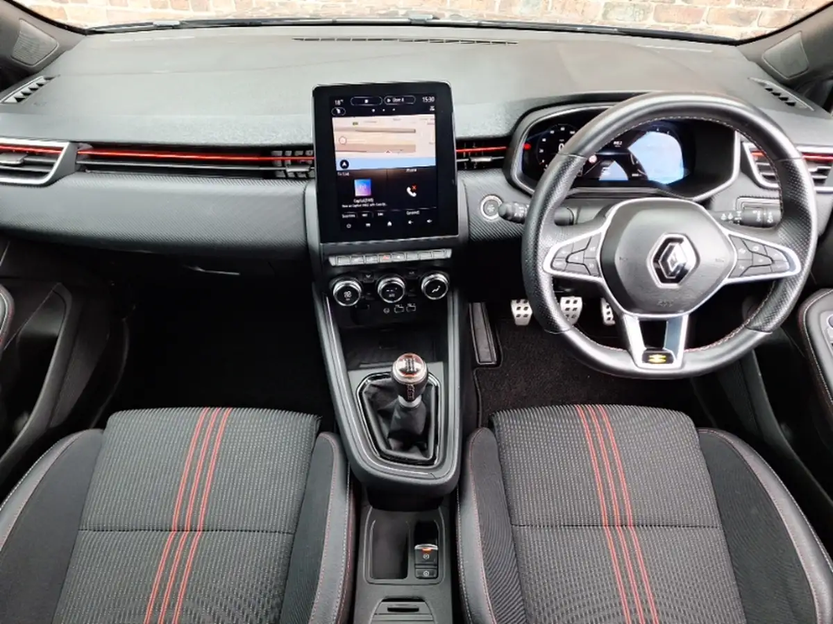 2023-renault-clio-10-tce-rs-line-big-2