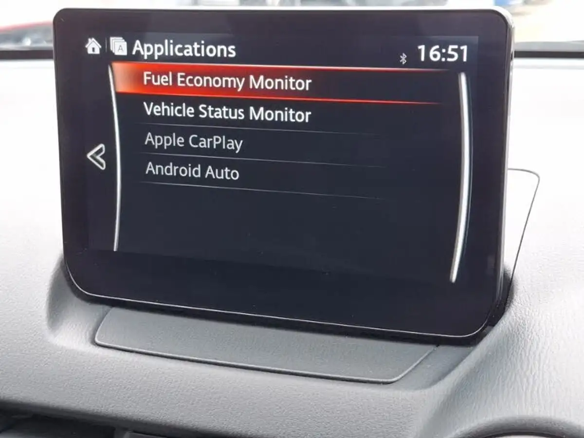 2023-mazda-mazda2-15-skyactiv-g-se-l-big-11