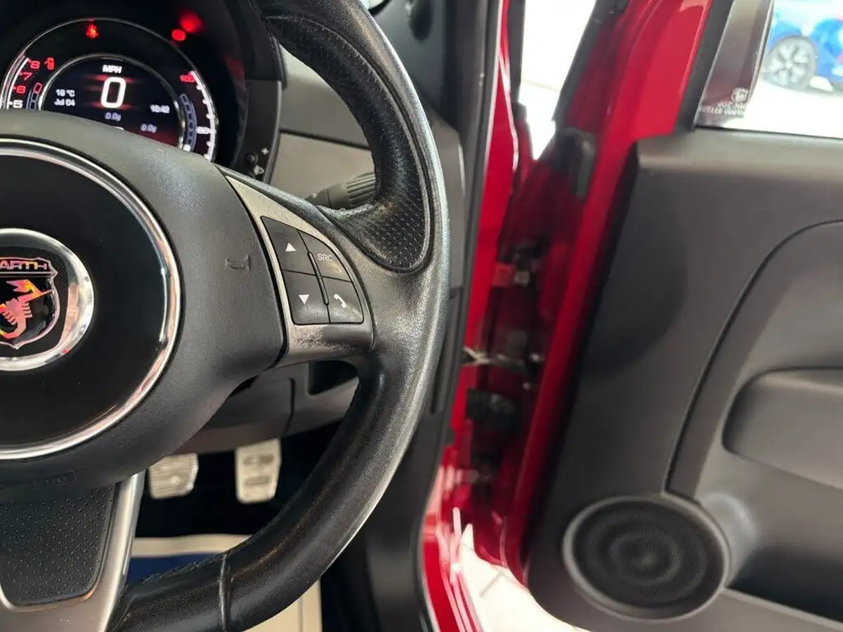 2015-abarth-500-14-tjet-595-competizione-big-23