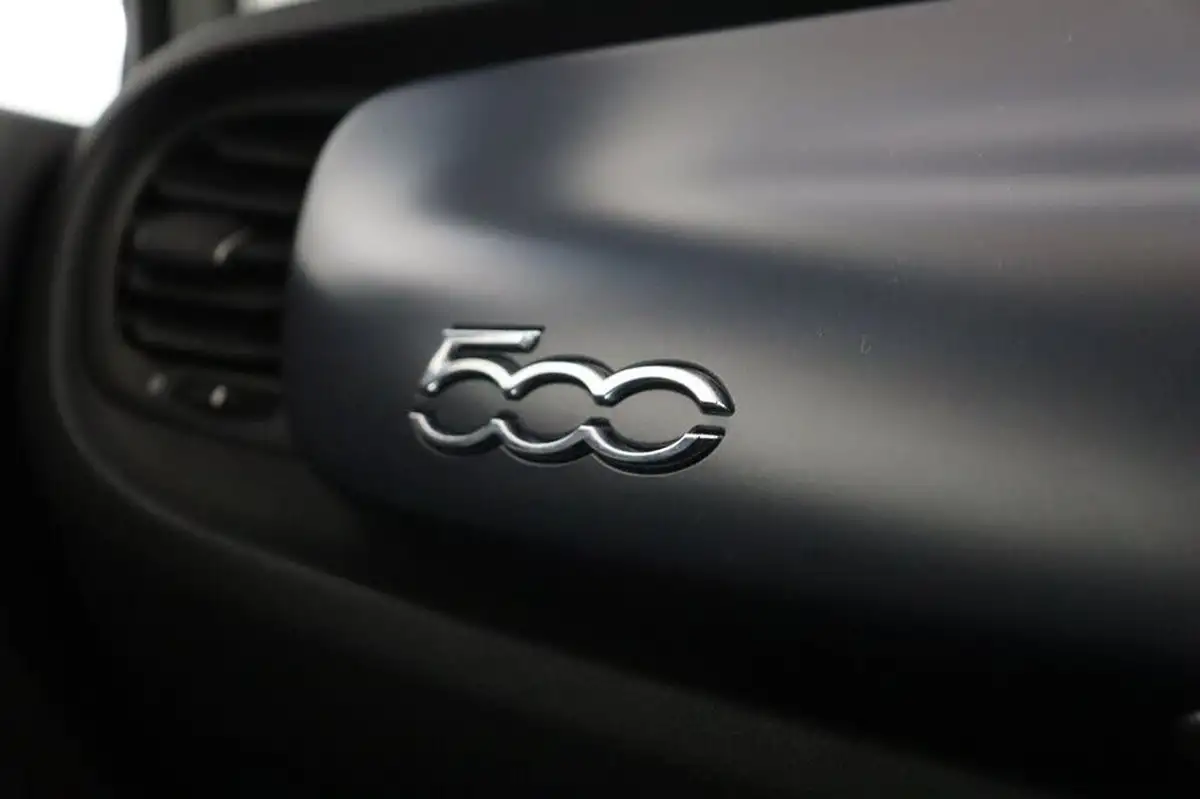 2023-fiat-500x-10-firefly-turbo-club-big-30