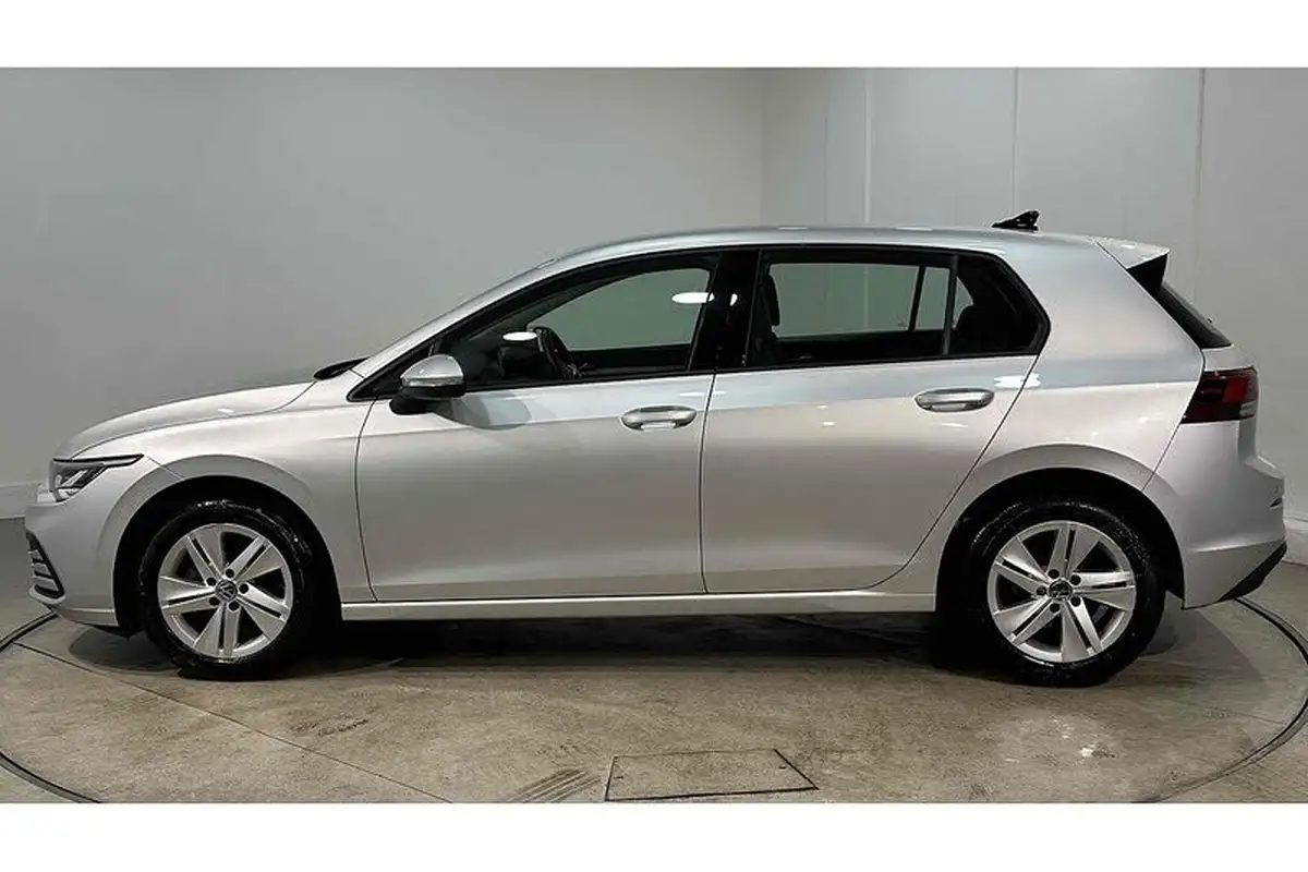 2022-volkswagen-golf-20tdi-life-hatchback-big-6