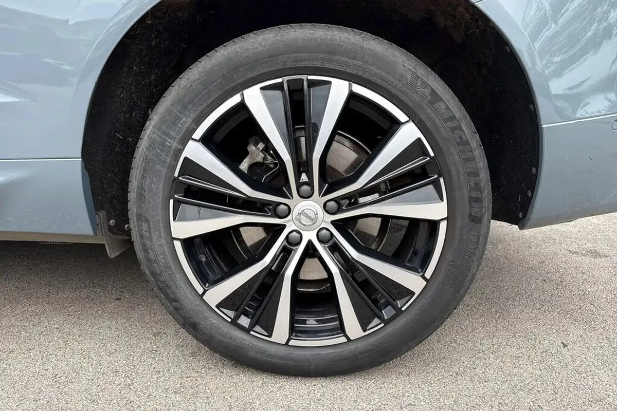 2023-volvo-xc60-20td-b4-plus-big-11