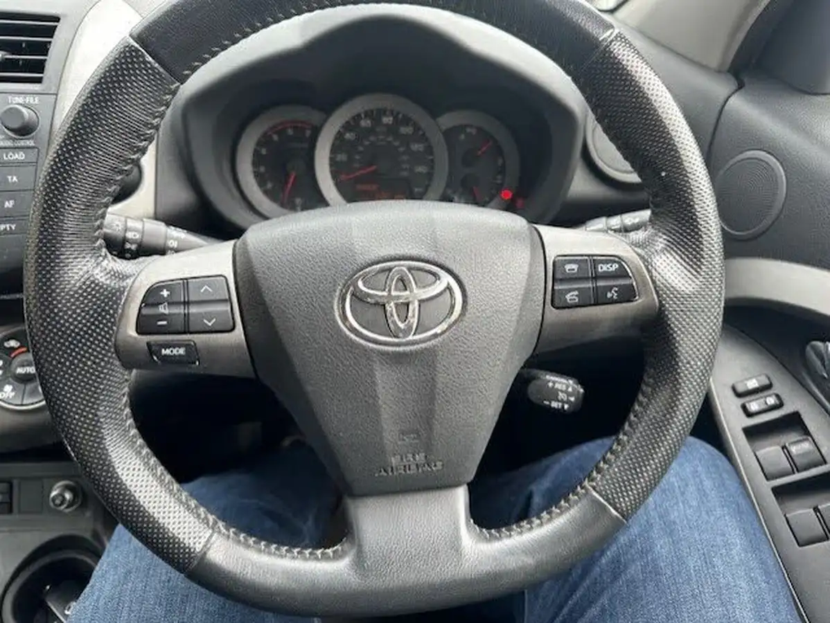 2010-toyota-rav4-22td-xt-r-22d-4d-150bhp-big-13