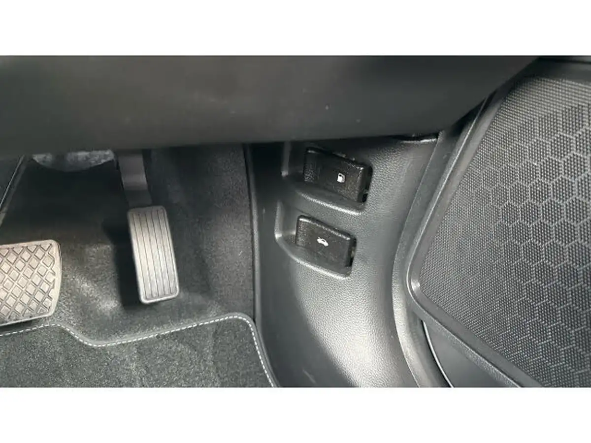 2022-honda-hr-v-15-i-mmd-advance-big-43
