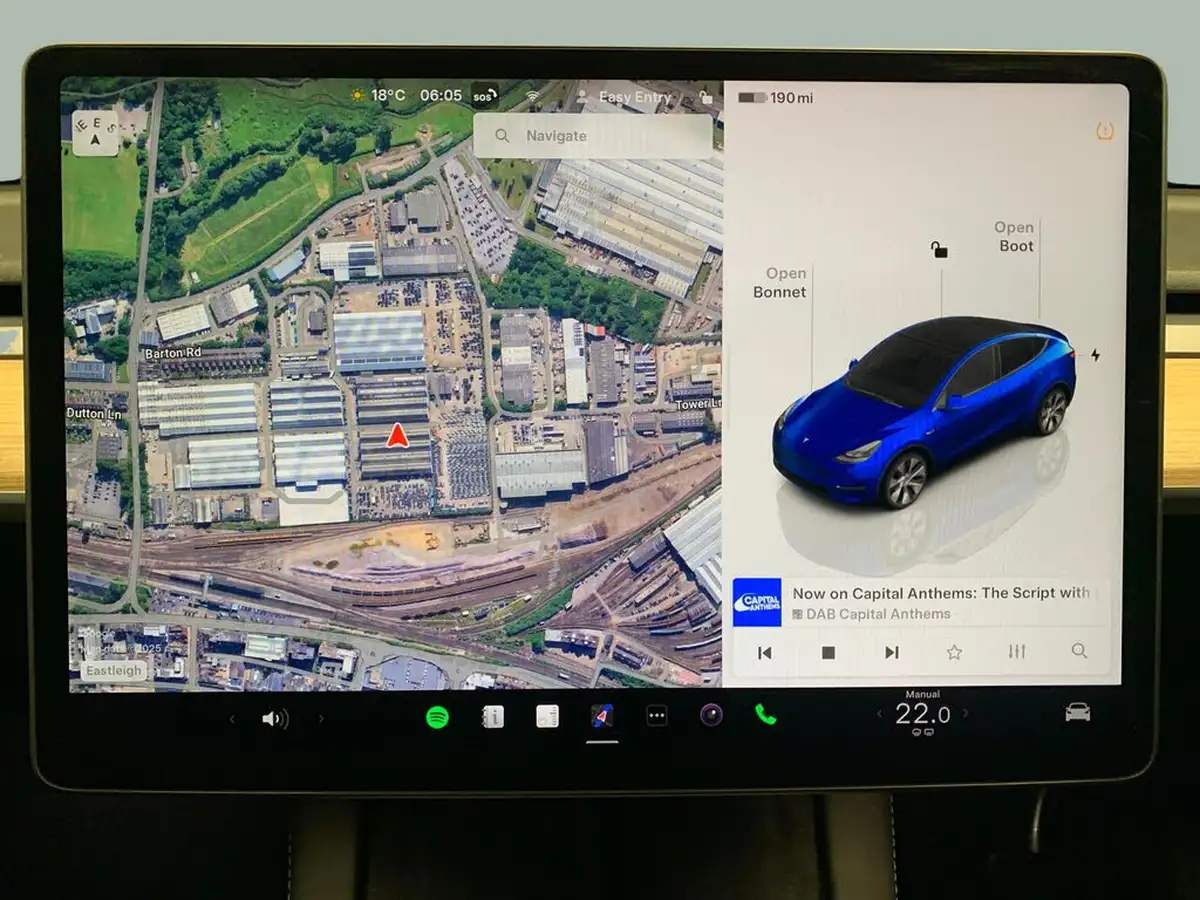 2022-tesla-model-y-e-long-range-big-7