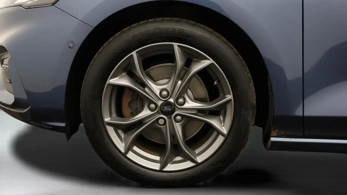 2021-ford-focus-15-st-line-estate-big-18