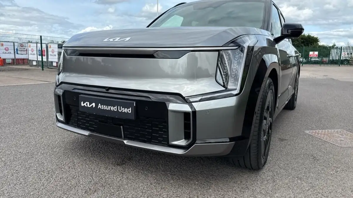2025-kia-ev9-e-gt-line-s-7-big-12