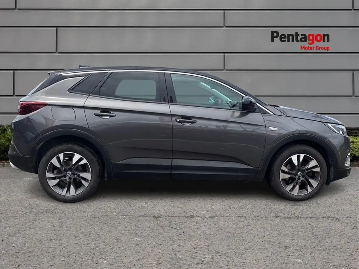 2020-vauxhall-grandland-x-12-sri-nav-big-12