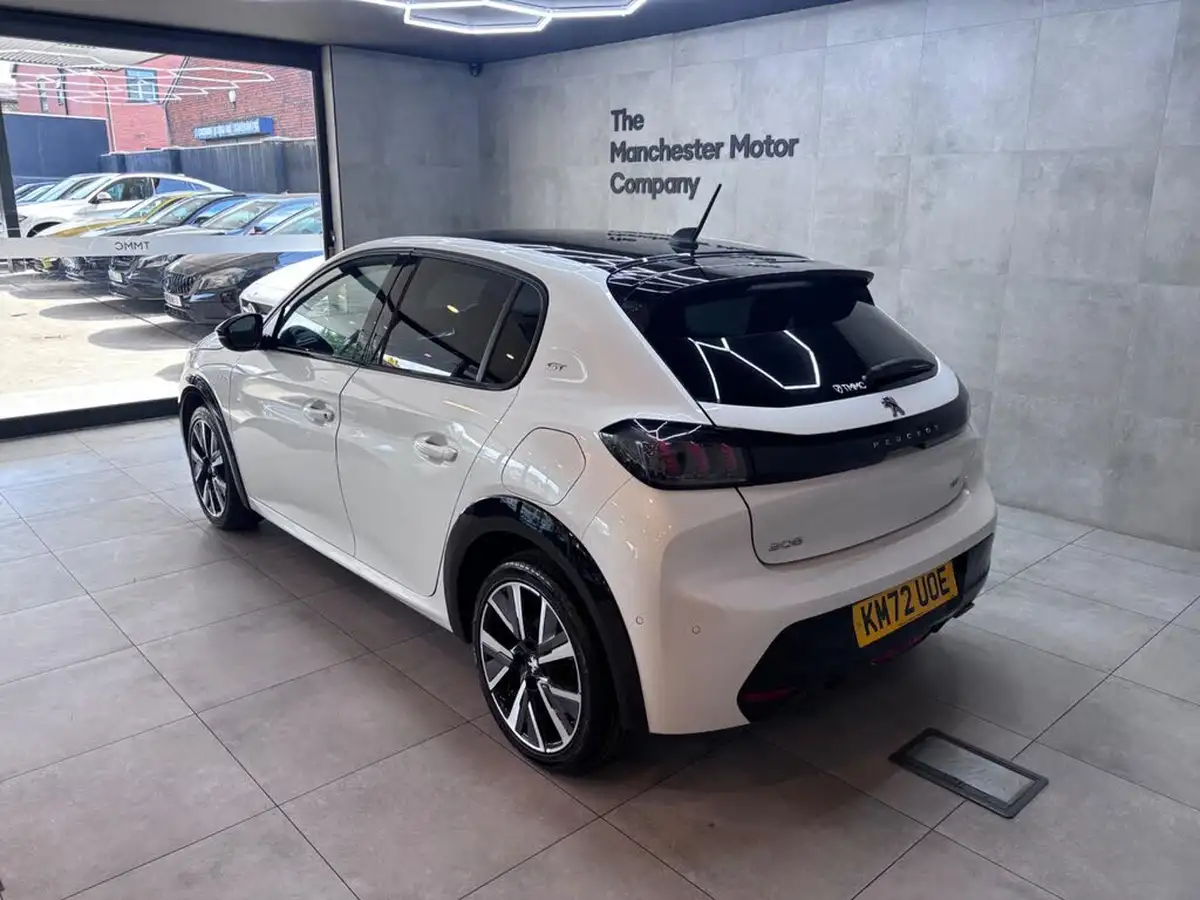 2022-peugeot-208-12-puretech-gt-100ps-big-9